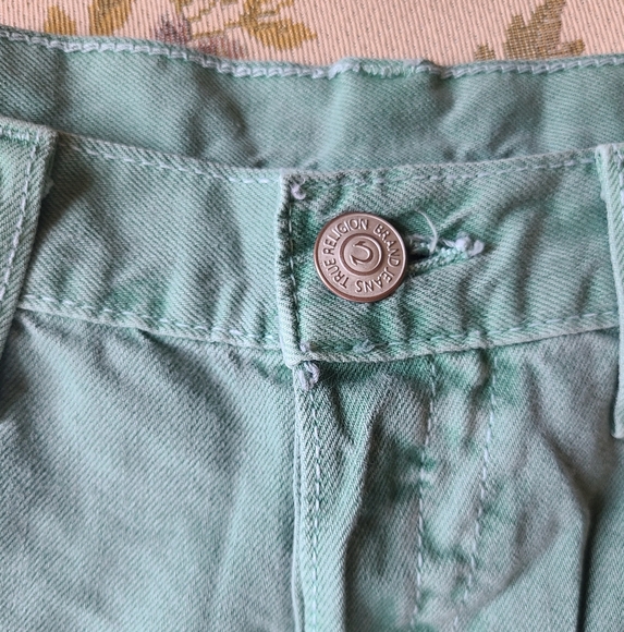 True Religion Jayde Light Emerald Boyfriend Fit Shorts - Picture 5 of 9